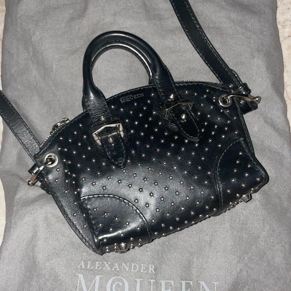 Alexander McQueen Women's Black Mini Legend Leather Crossbody Bag top handle - Picture 3 of 3